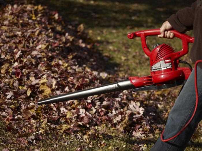Советы по безопасности при работе с пылесосом для сбора листьев