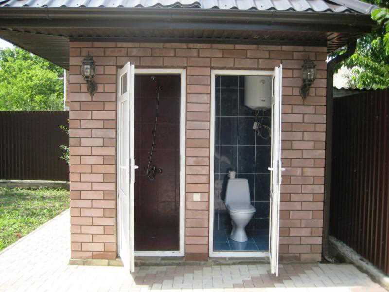Строительство рамы и стен туалета