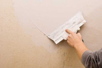 Акриловая шпаклевка для стен внутри помещения: особенности применения и советы экспертов