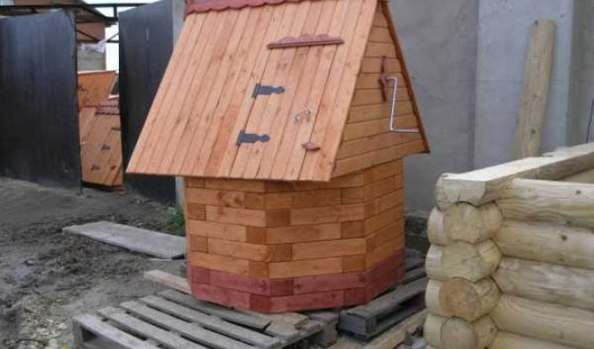 Колодец своими руками: пошаговая инструкция по строительству домика для защиты от непогоды