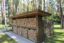 Организация дровяника на даче: советы для создания удобной и безопасной системы хранения дров