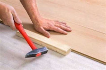 Как правильно уложить ламинат на деревянный пол в квартире: советы и рекомендации