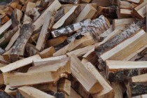 Как выбрать идеальные дрова для бани: экспертные советы и проверенные рекомендации