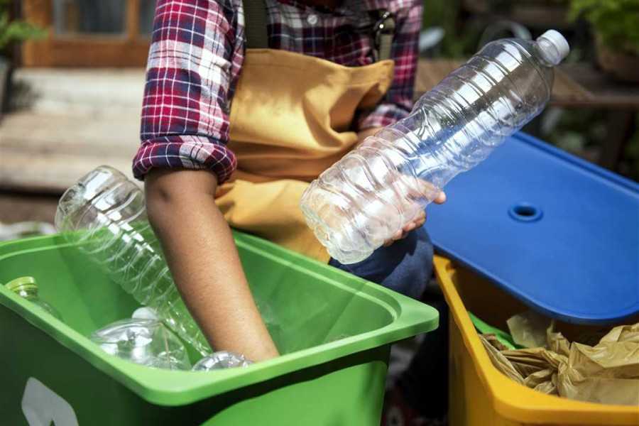 Как переработать пластиковую посуду. Recycling of Junk. Responsible consumption & Recycling.