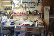 Самоделки для гаража: 20 идей и советов по созданию инструментов и мебели своими руками