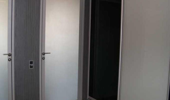 Стеклянные двери для бани: красота, практичность и безопасность
